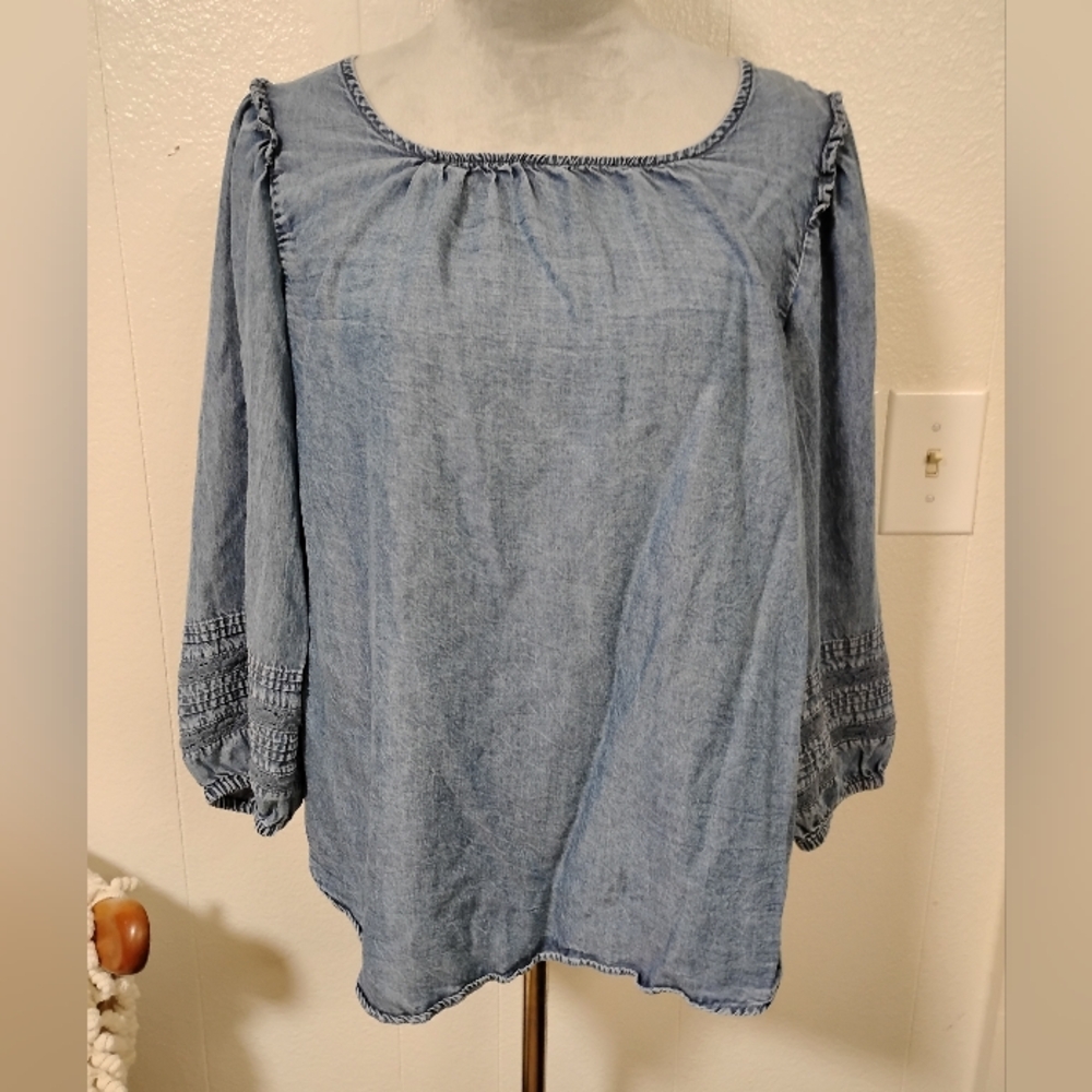 LC Lauren Conrad Blue Chambray Top 3/4 Sleeves Lace Ruffle Cottage Peasant Sz L